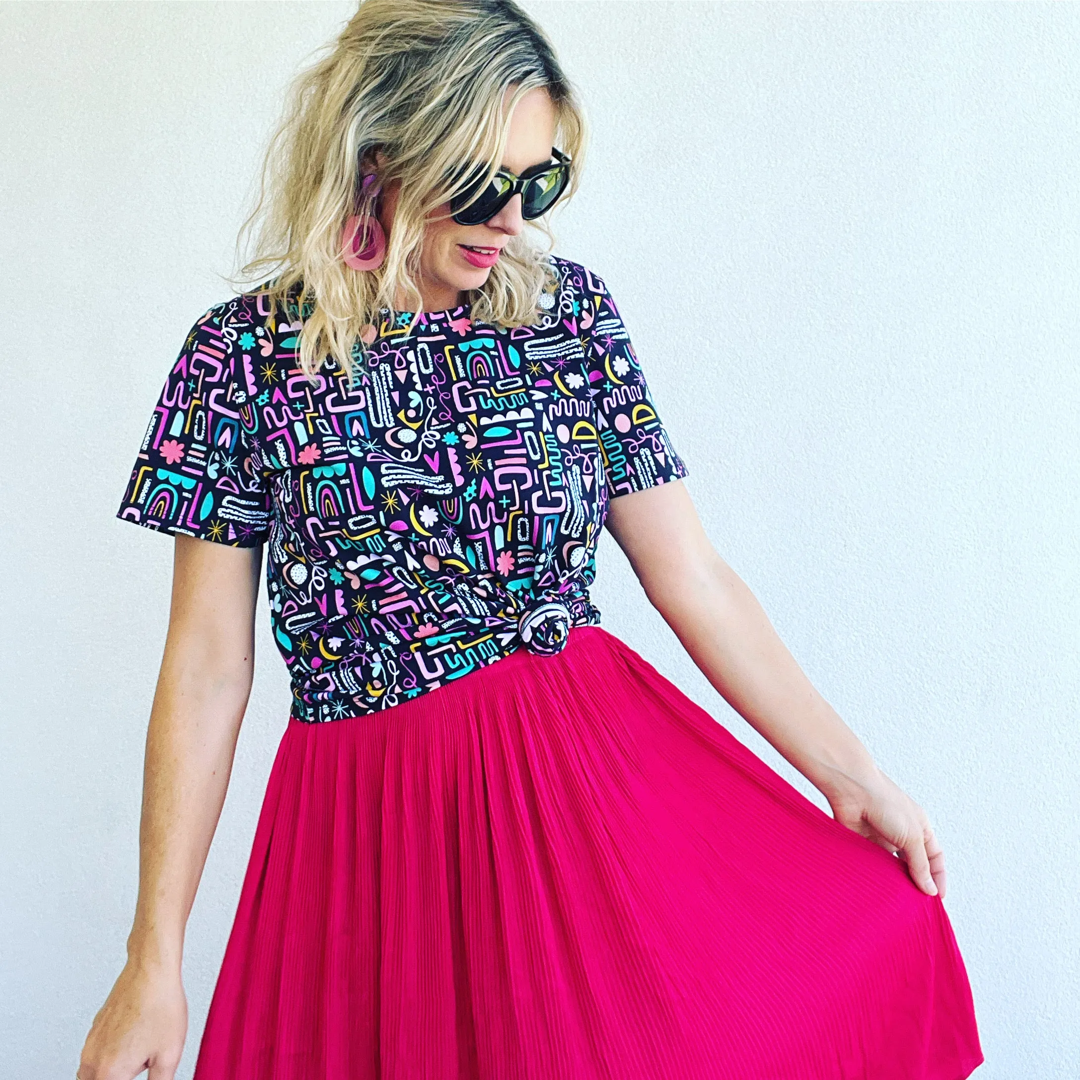 Pleated elastic waist skirt - cherry