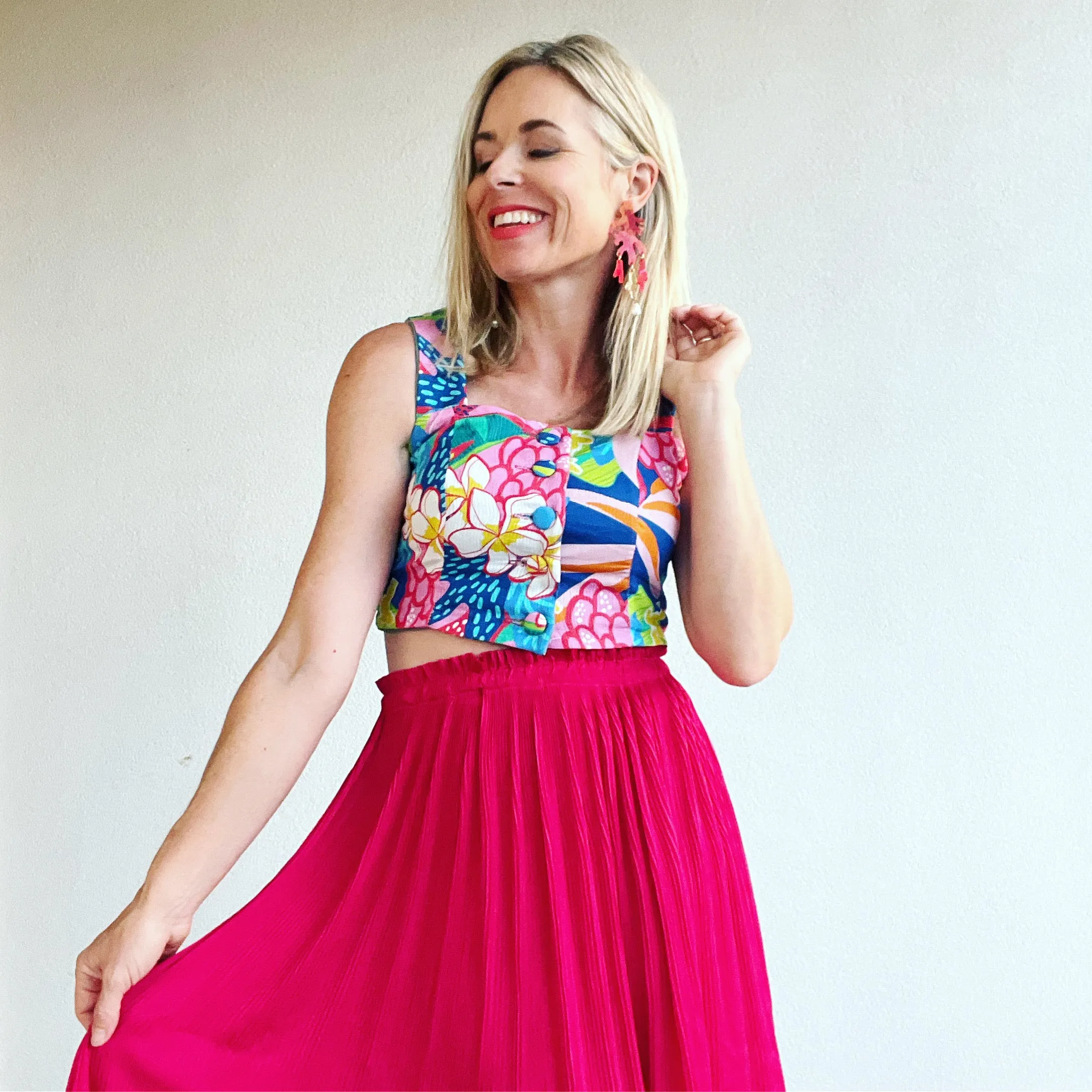Pleated elastic waist skirt - cherry