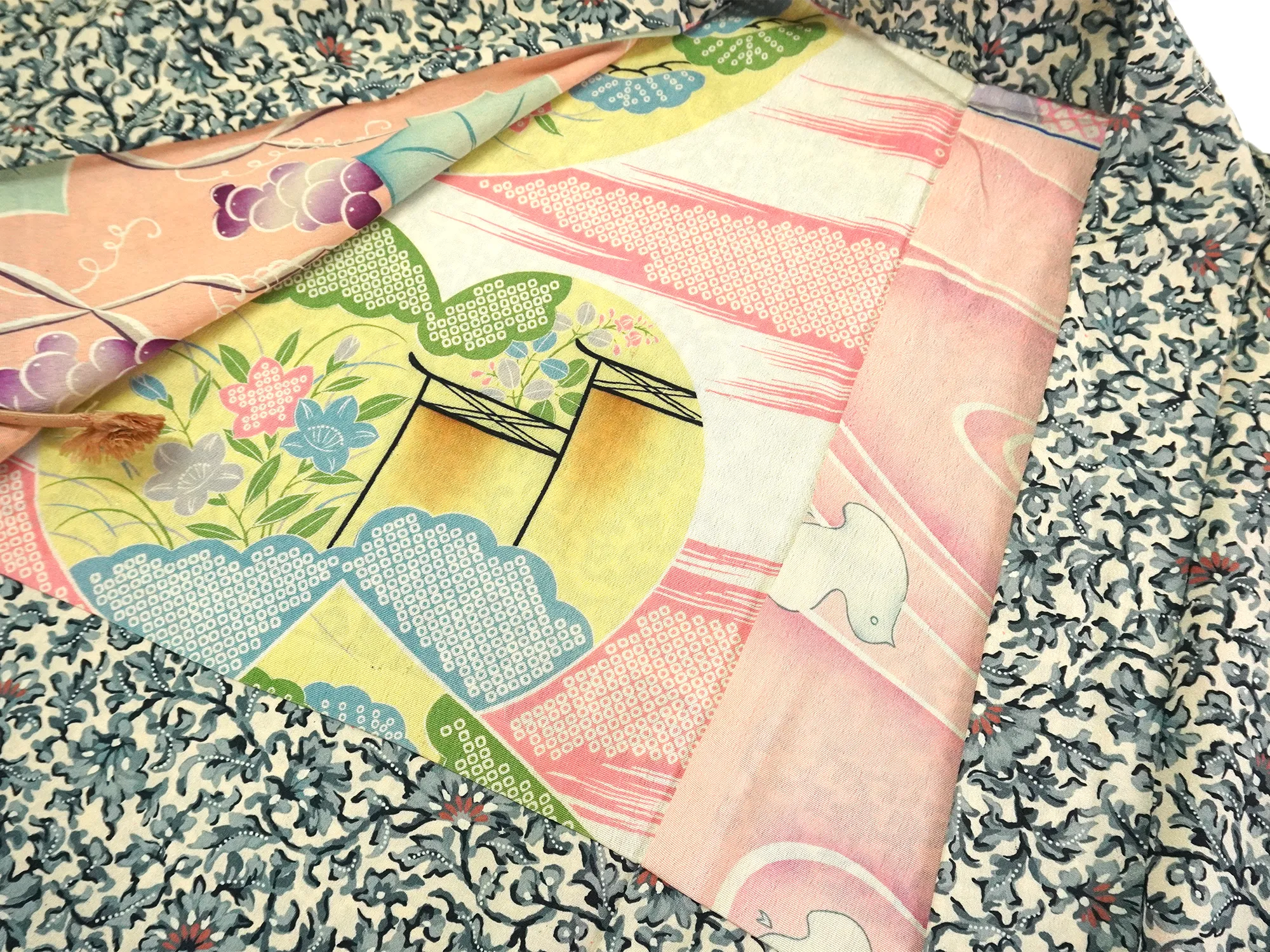 Vintage Haori Kimono Jacket Silk,karakusa (arabesque) pattern
